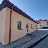 Dwa budynki usługowe do wynajęcia