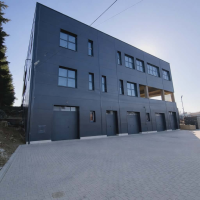 Nowoczesny budynek biurowo - usługowy