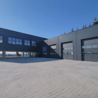 Nowoczesny budynek biurowo - usługowy